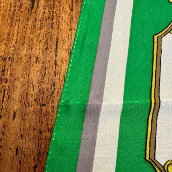 Vintage Unbranded Green and Cream CITY Skyline Square Scarf 26" x 27.5" - Picture 5 of 7